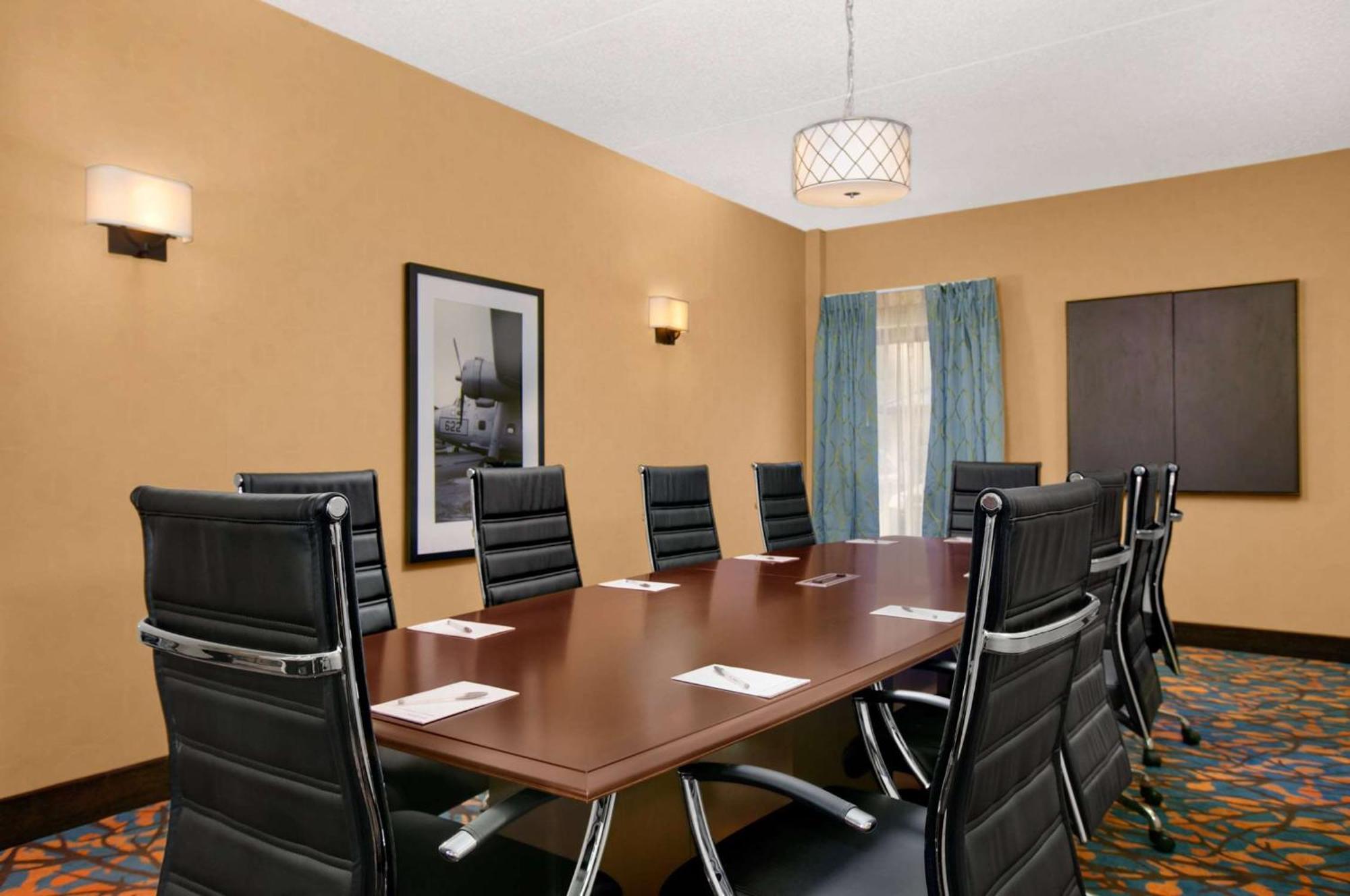 Hampton Inn Chicago-Midway Airport Bedford Park Экстерьер фото