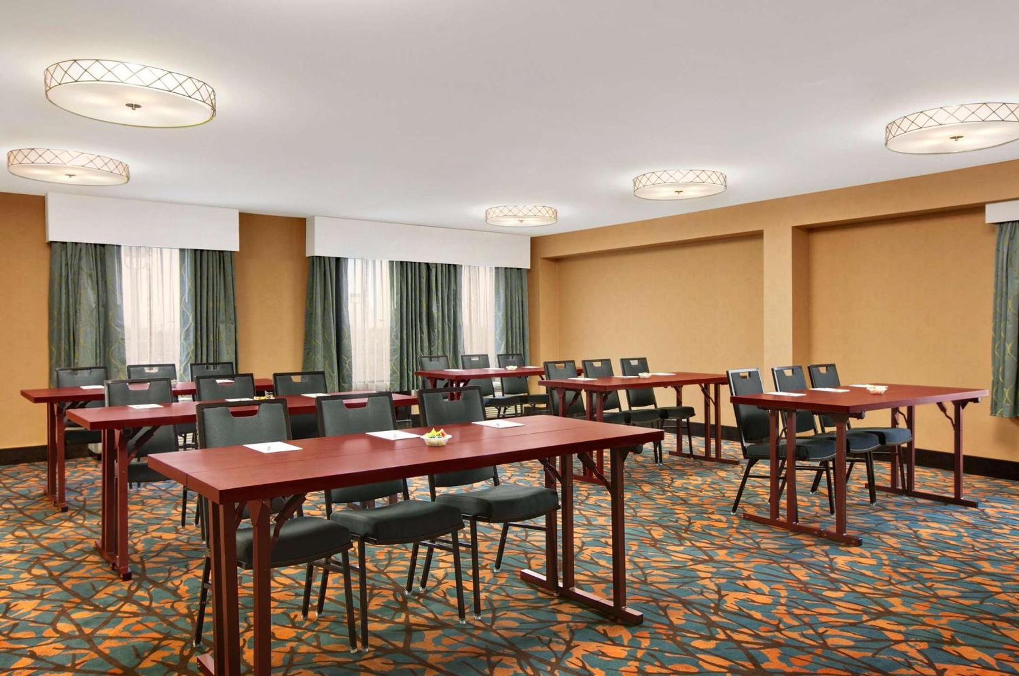 Hampton Inn Chicago-Midway Airport Bedford Park Экстерьер фото